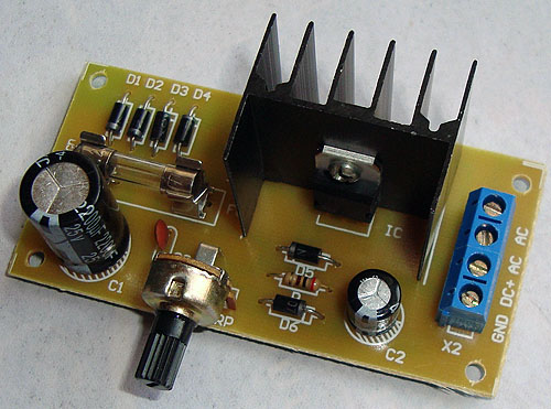 LM317T可调稳压电源电路电子制作套件/散件(DC1.25V-12V连续可调)