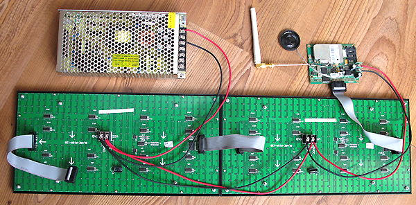 再分别连接到gsm控制卡的gnd接线柱和每块led单元板